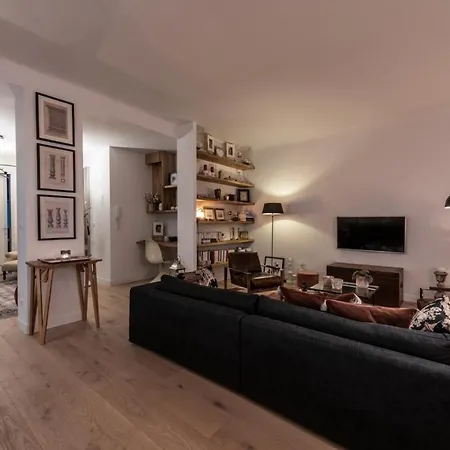 Luxurious Private Garage In The Heart Of * Άννεσι