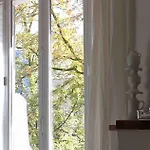 Апартаменты Luxurious In The Heart Of