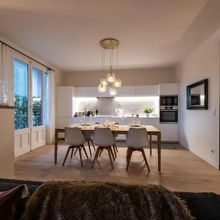 Апартаменты Luxurious In The Heart Of *